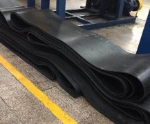 平皮帶在使用時(shí)掉皮，我們可以選用3種辦法處理