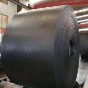 橡膠輸送帶減少強(qiáng)度降低、皮帶跑偏問題