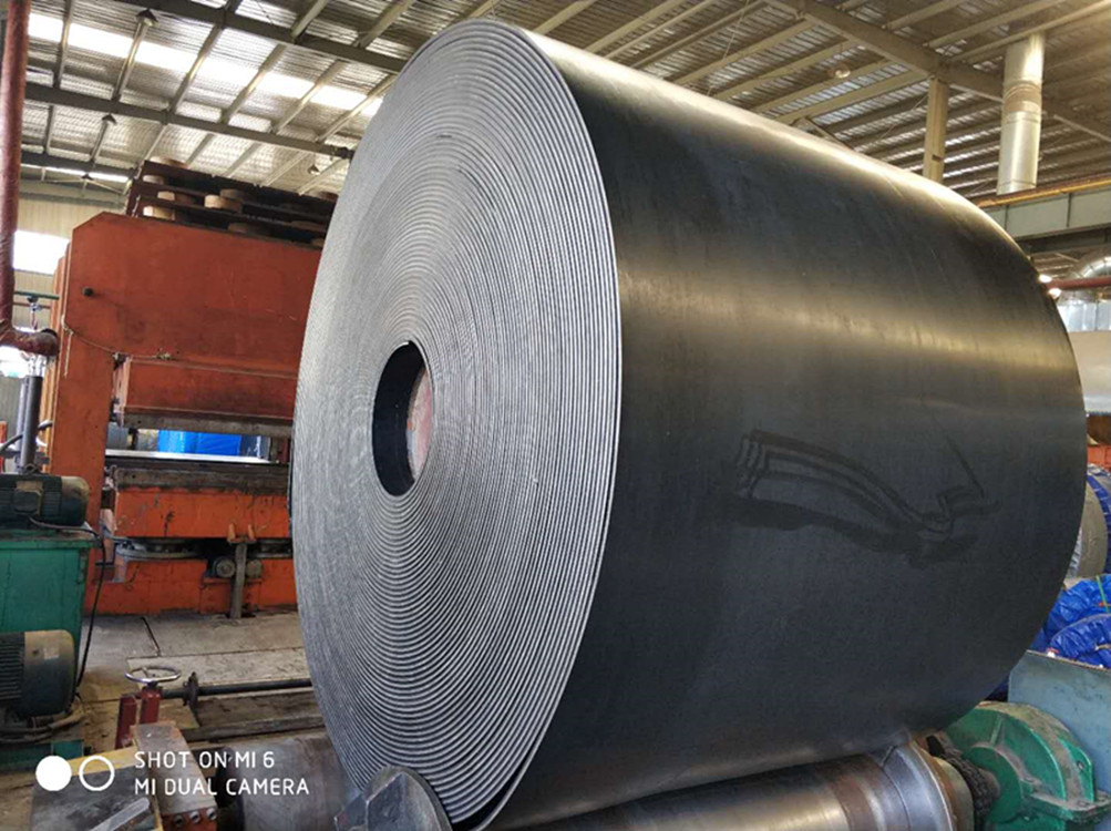 輸送帶彎曲度降低是什么導(dǎo)致的？