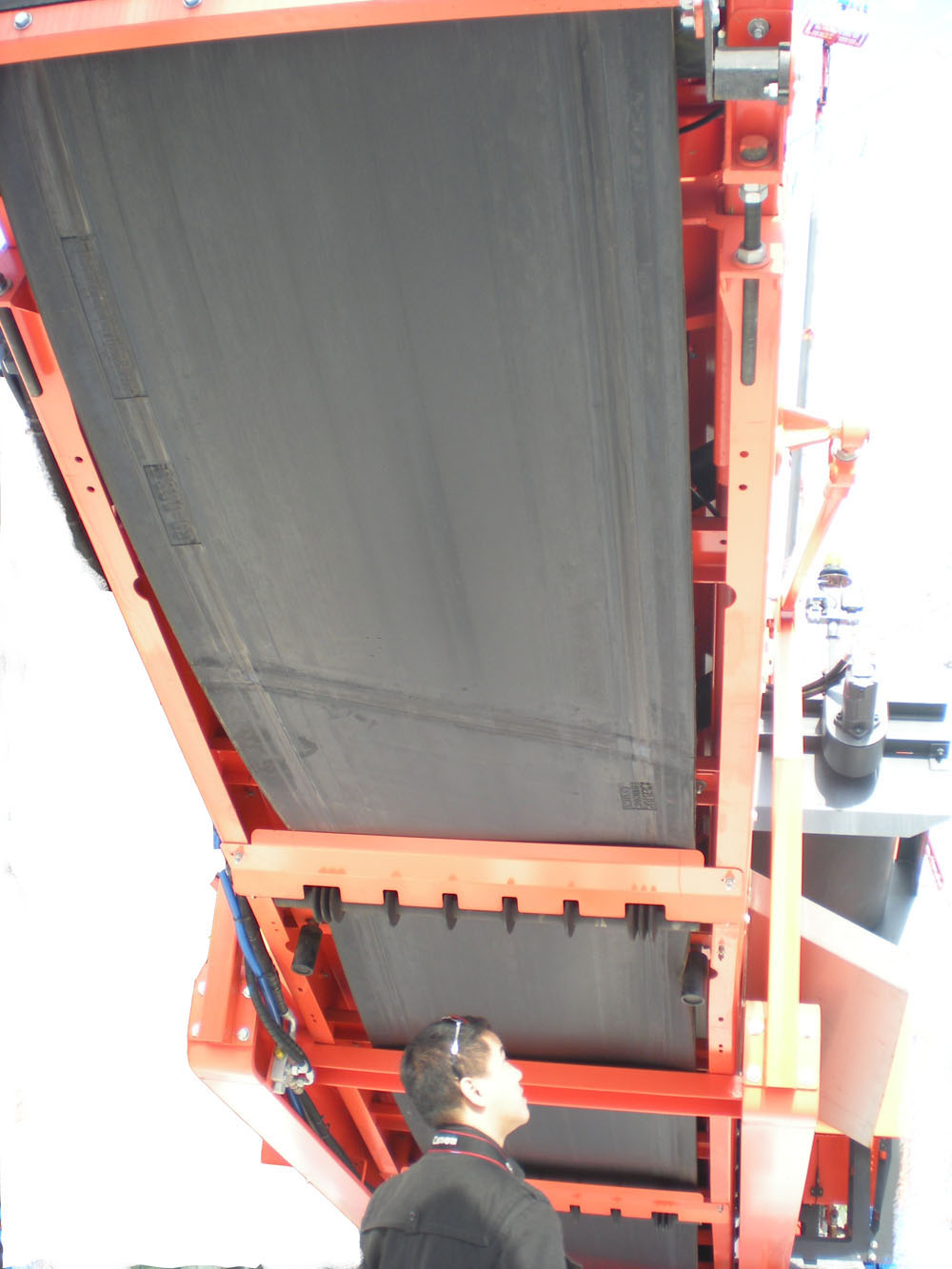 輸送帶設(shè)備易出現(xiàn)打滑、松弛、不轉(zhuǎn)、跑偏4個故障